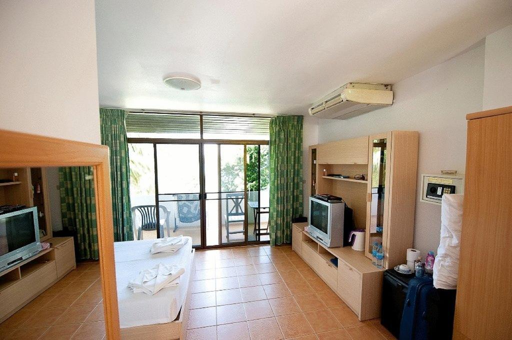 Karon Cliff Contemporary Boutique Bungalows Hotel Exterior foto